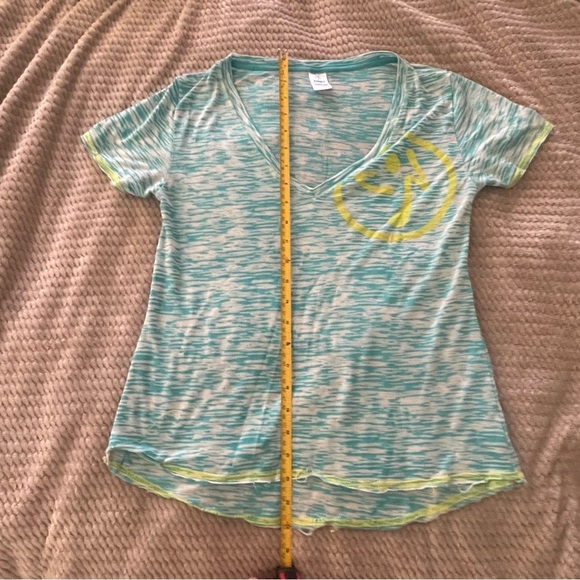 Zumba brand tee- size M - Picture 6 of 6